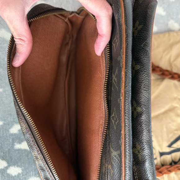 Louis Vuitton Brown Monogram Crossbody Bag - Picture 3 of 9